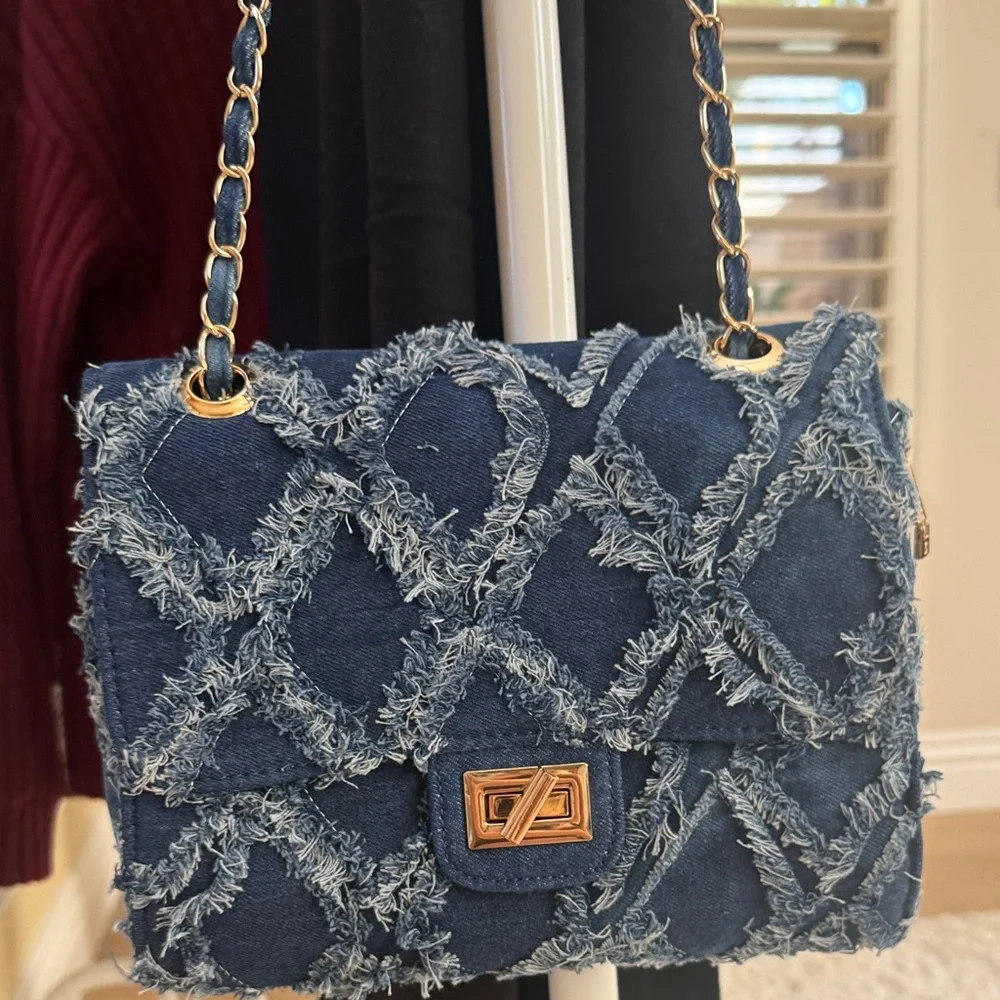 Elegant Denim Chain Shoulder Bag - Picture 8 of 8